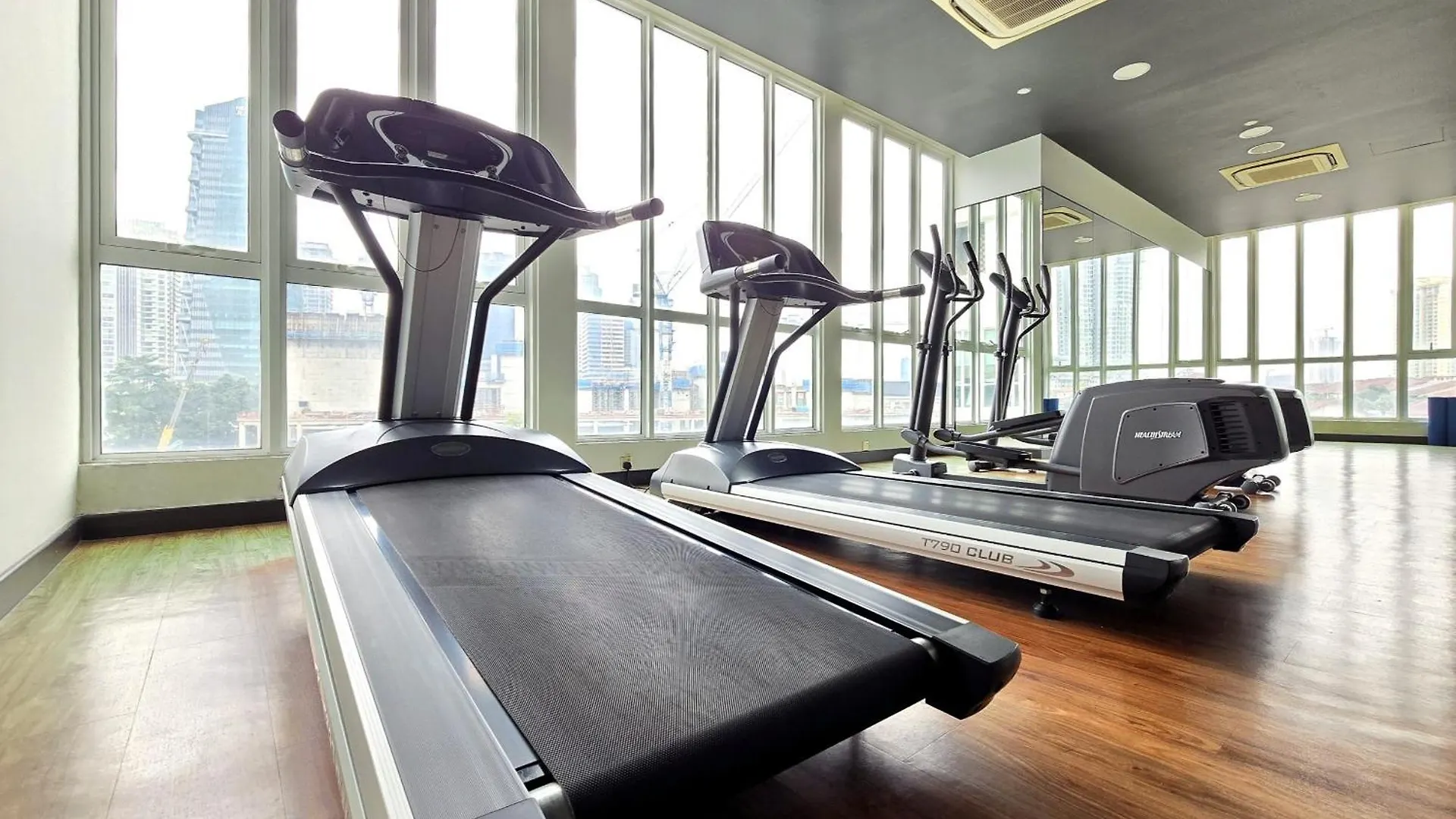 47F Cozy Central City Suite Jb Ciq 5-6 Pax Johor Bahru Malaysia
